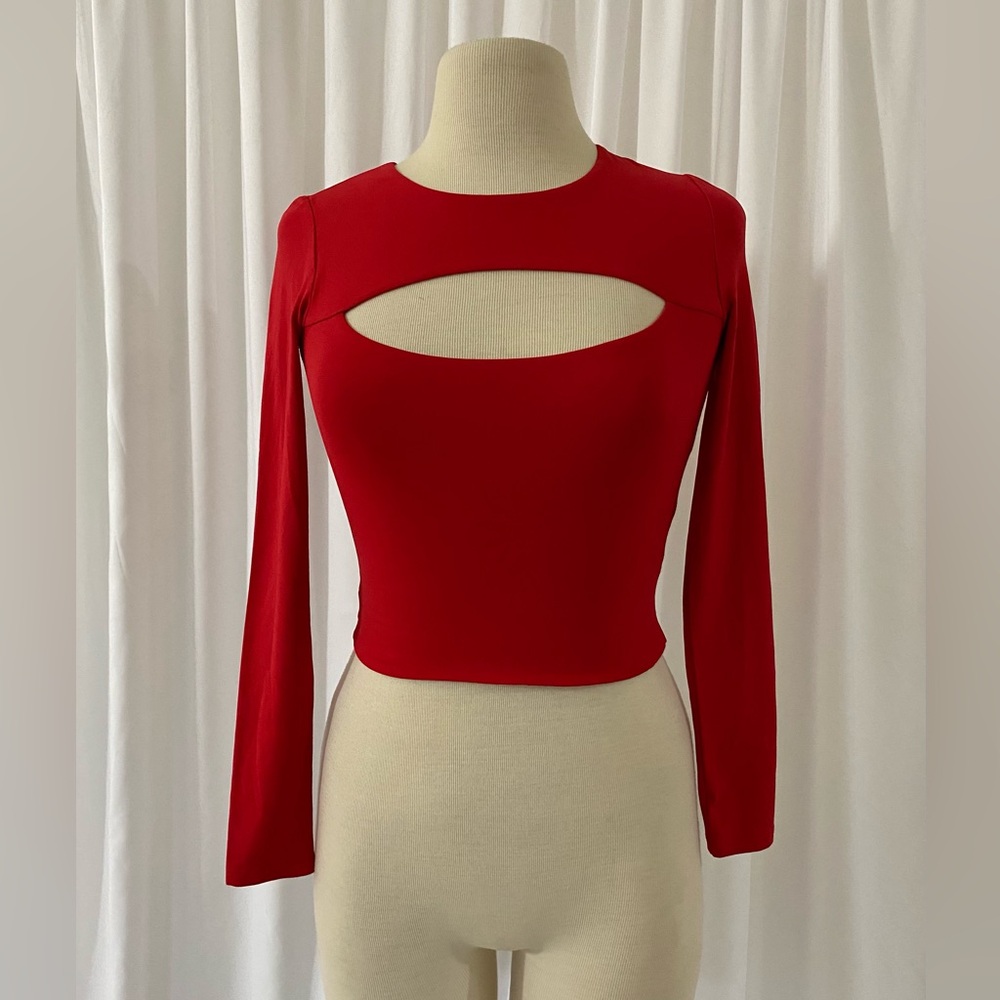 Artizia Babaton Red Cut-Out Crop Top